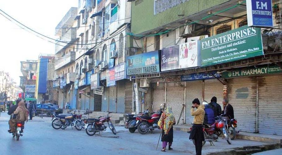 راولپنڈی میں سابق یوسی چیئرمین کے گھر پر 12 افراد کا حملہ، اہلِ خانہ پر تشدد