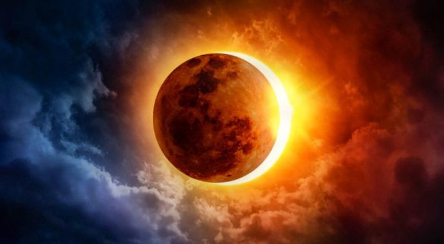 امسال 2021 میں 2 سورج اور 2 چاند گرہن ہوں گے