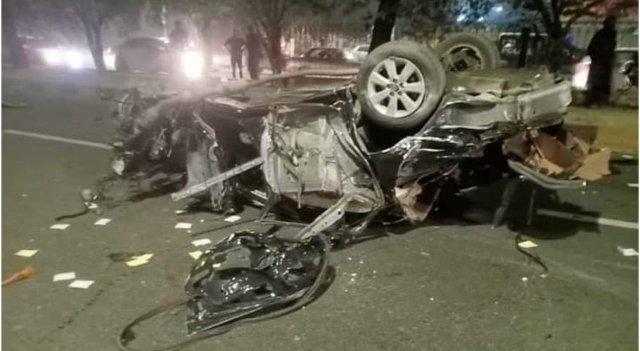 کراچی، یونیورسٹی روڈ پر حادثے کا شکار چاروں نوجوان آپس میں دوست نکلے