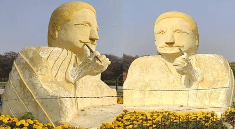 علامہ اقبال کے مجسمے پرعوام کی شدید تنقید، گلشنِ اقبال پارک انتظامیہ کا بیان سامنے آگیا