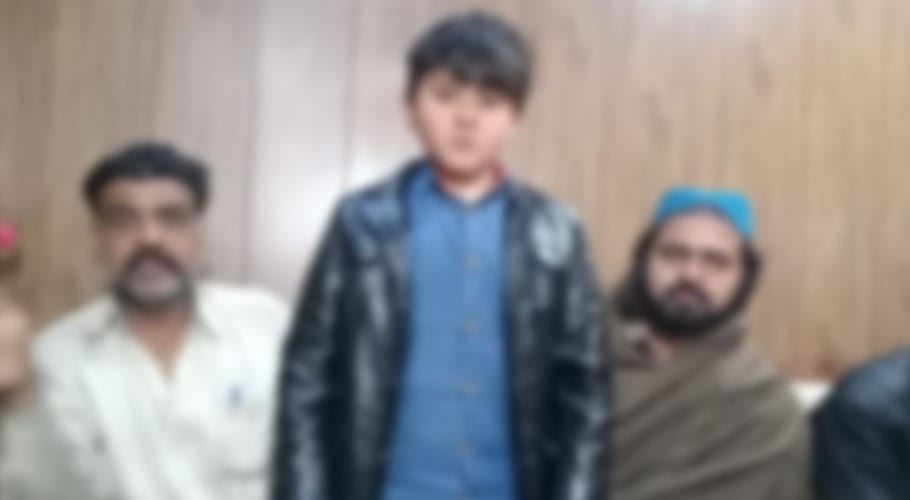 چوتھی جماعت کے طالب علم کو پرنسل نے جنسی زیادتی کا نشانہ بنا ڈالا