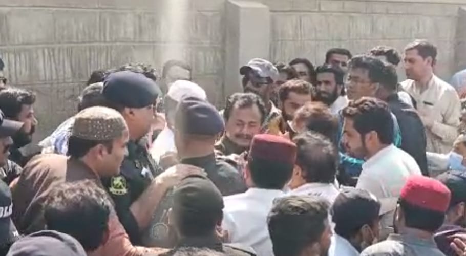 الیکشن کمیشن کے حکم کی خلاف ورزی، پی ٹی آئی رہنما حلیم عادل شیخ گرفتار
