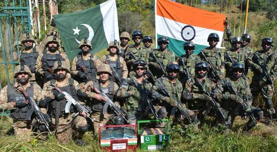 پاک فوج اور بھارتی عسکری حکام میں ہاٹ لائن رابطہ، جنگ بندی پر اتفاق کر لیا گیا