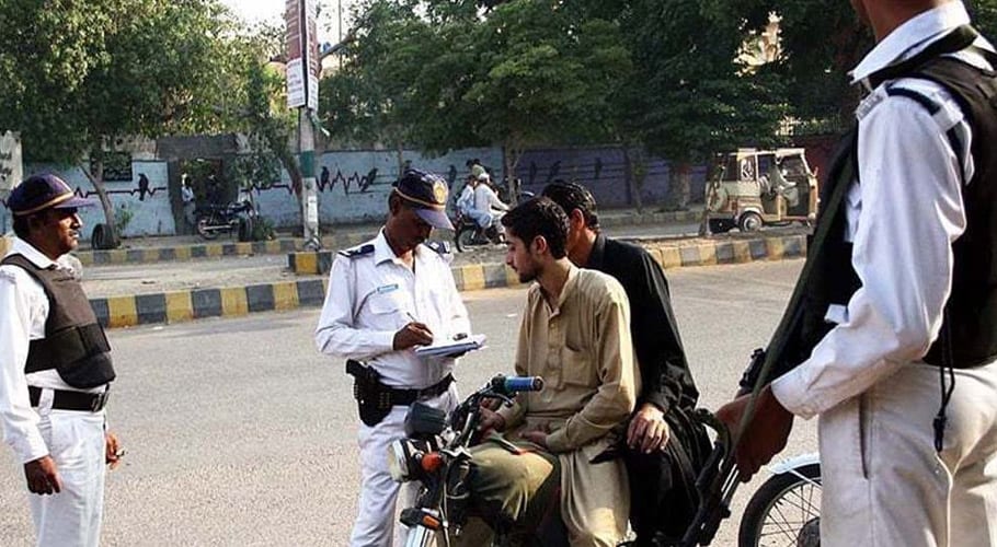 راولپنڈی: ٹریفک چالان کے جرمانے چوری کرنیکا اسکینڈل،27پولیس اہلکاروں کیلئے شکنجہ تیار