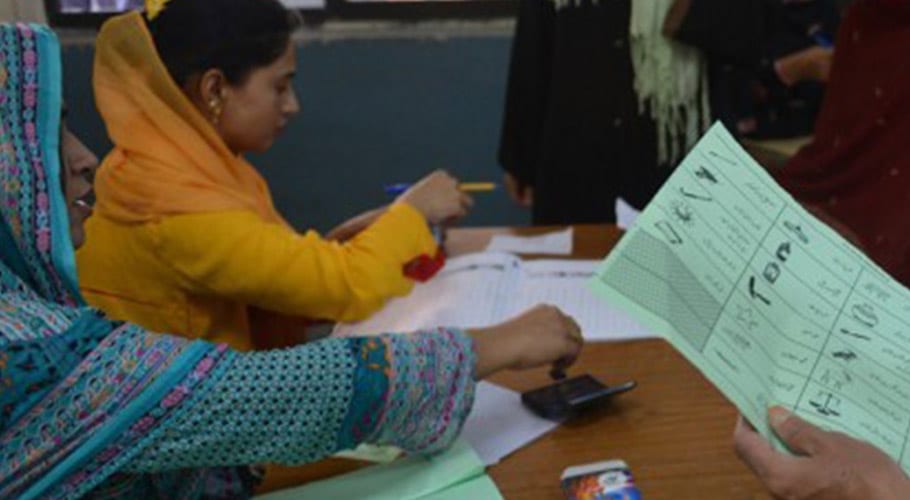 تھرپارکر:این اے 221 کا ضمنی انتخاب، ووٹوں کی گنتی کا سلسلہ جاری
