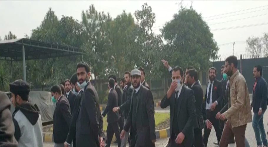 اسلام آباد ہائی کورٹ میں توڑپھوڑ کرنے والے 21 وکلاء کے خلاف مقدمہ درج