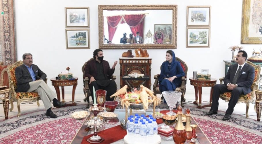 12 ارکان قومی اسمبلی کی عمران خان سے بغاوت، گیلانی کو حمایت کی پیشکش