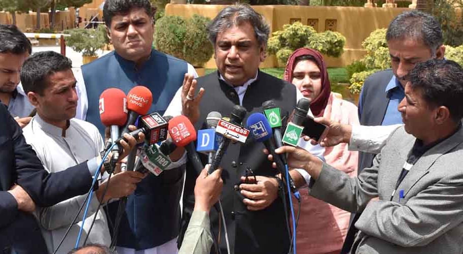 عالمگیرخان نے وزیرِ اعلیٰ سندھ کی تصویرکچرے کے ڈھیرپرلگادی،علی زیدی کا خراجِ تحسین