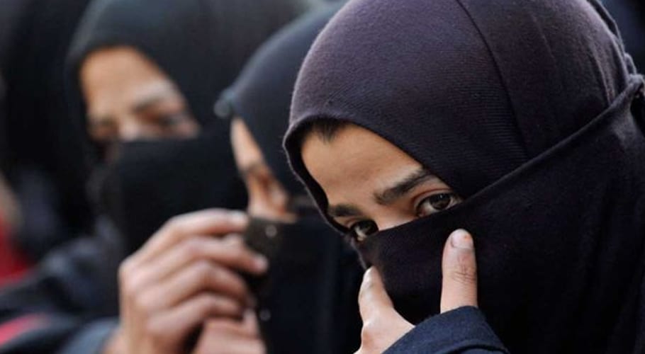 انتہاء پسند جماعت بی جے پی کے وزیر کا بھارت میں برقعہ پر پابندی کا مطالبہ