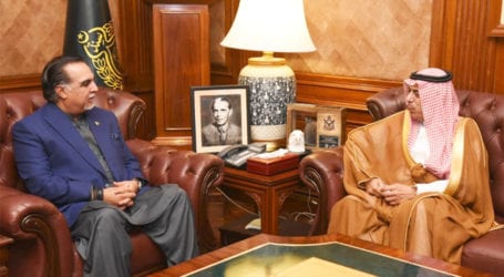 گورنر سندھ سے شیخ عبد العزیز حماد الجومیح کی گورنر ہاؤ س میں ملاقات