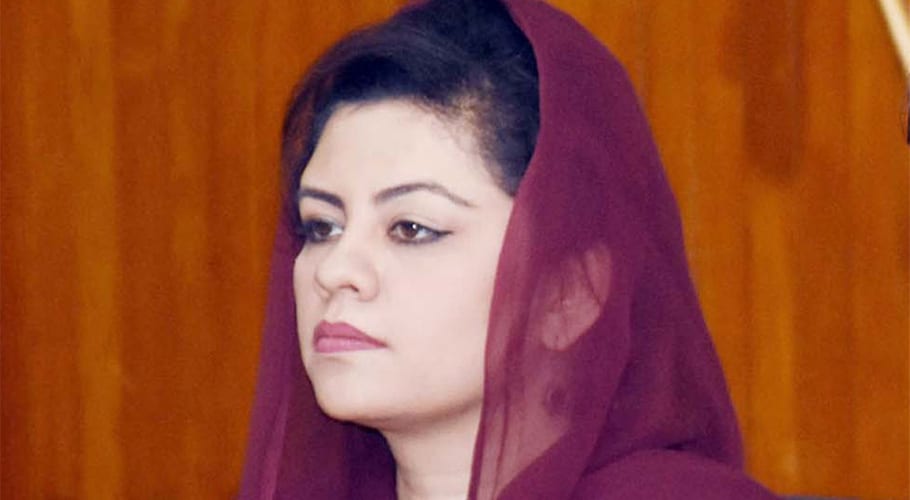 وائرس نے کنول شوذب کے گھر میں ڈیرے جما لیے، والدہ اور بھائی بھی کورونا کا شکار