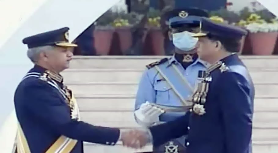 نئے ایئر چیف ظہر احمد بابرنے باقاعدہ طور پر اپنی ذمہ داریاں سنبھال لیں