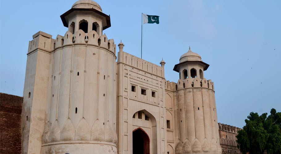 لاہور کے شاہی قلعے سے 400سال قدیم سرنگ دریافت ہوگئی