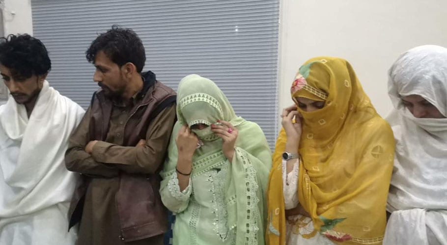 گوجرخان پولیس کی کارروائی،نوسرباز گینگ کے 5 کارندے گرفتار،جعلی کرنسی برآمد