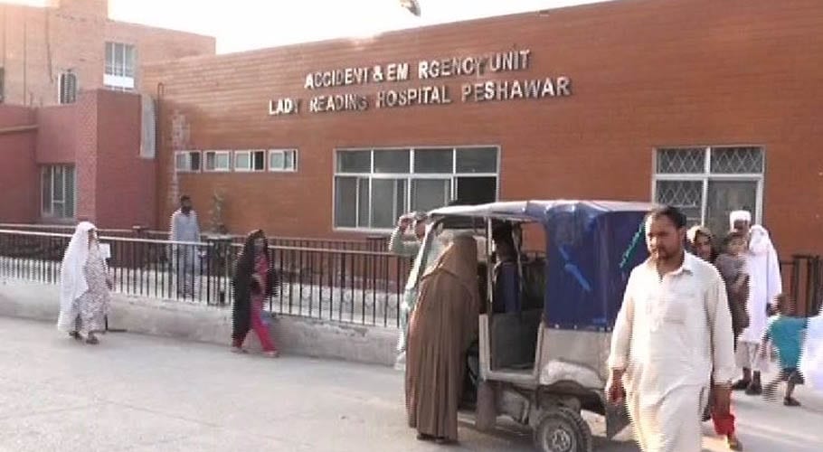 کورونا کی بگڑی ہوئی صورتحال، پشاور لیڈی ریڈنگ اسپتال کی او پی ڈی بند کردی گئی