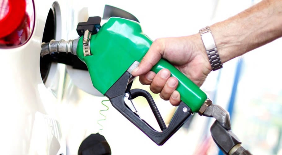 پیٹرول کی قیمت میں 5 روپے فی لیٹر اضافہ، نئی قیمت 123 روپے 30 پیسے ہوگئی