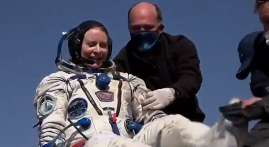 ایک خاتون سمیت ناسا کے 3 خلاء باز 185 دن خلاء میں گزار کر زمین پر لوٹ آئے
