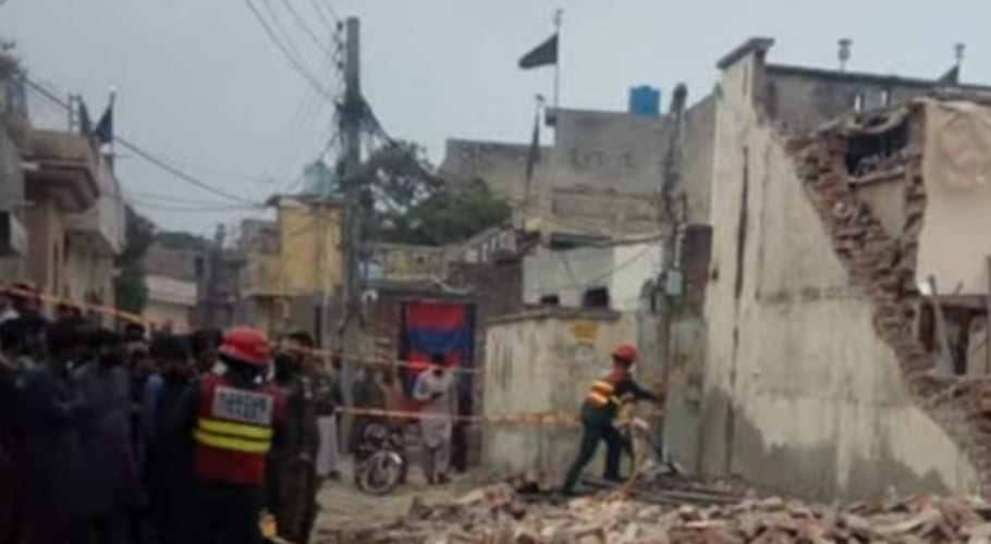 لاہور میں گیس دھماکے سے عمارت تباہ، 4 بچے جاں بحق، 12افراد زخمی