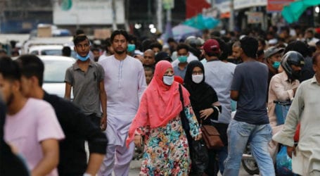 کورونا ایس او پیز کو کراچی کے شہریوں نے ہوا میں اُڑا دیا