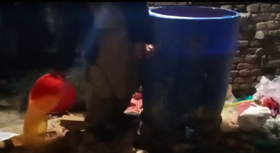 پنجاب فوڈ اتھارٹی کی بڑی کارروائی، مضرِ صحت جوس کی 30 ہزار بوتلیں تلف