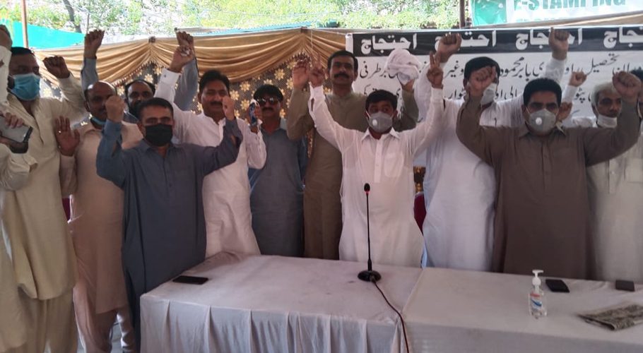 Patwaris across Punjab protest against removal of a colleague
