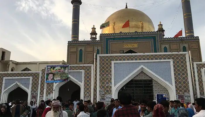 حضرت لعل شہباز قلندر ؒکے مزار کا دروازہ توڑنے پر نامعلوم افراد کیخلاف مقدمہ درج