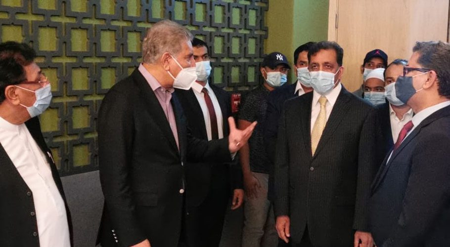 لاکھوں پاکستانی عرب امارات کی تعمیر و ترقی میں اپنا کردار ادا کر رہے ہیں۔وزیرِ خارجہ