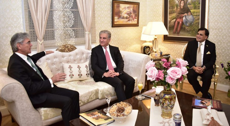 پاکستان سرمایہ کاری کے فروغ کیلئے معاشی سفارتکاری پر توجہ دے رہا ہے۔وزیرِ خارجہ
