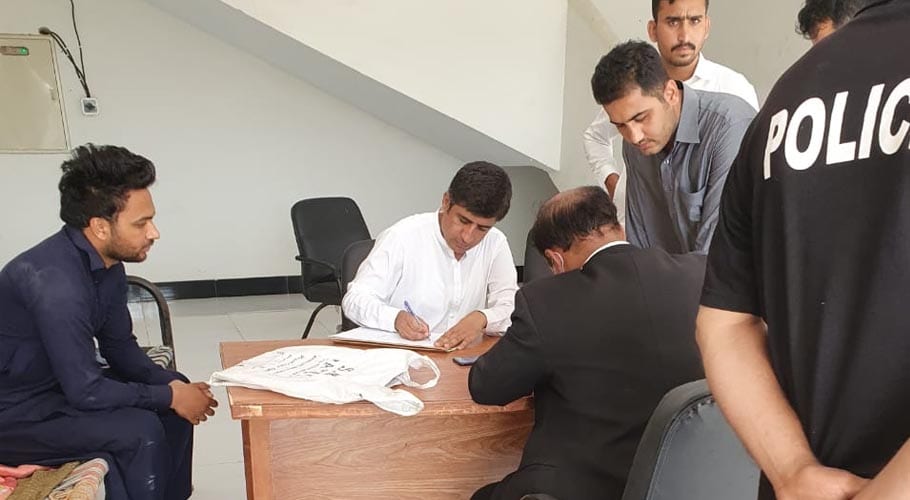 آئی ایل ایف کا پولیس ٹریننگ سینٹر سعیدآباد میں چھاپہ، غیرقانونی قید نوجوان بازیاب
