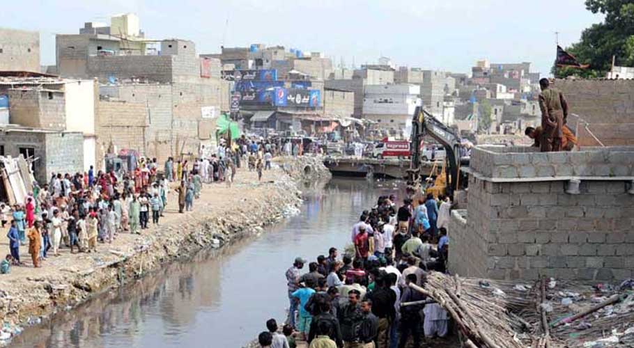عدالت نے گجر اور اورنگی نالے پر قائم لیز مکانات نہ توڑنے کا حکم دے دیا