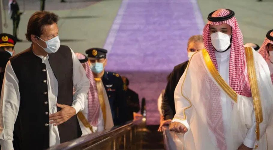 وزیرِ اعظم کا دورۂ سعودی عرب، وفود کی سطح پر مذاکرات، متعدد معاہدوں پر دستخط