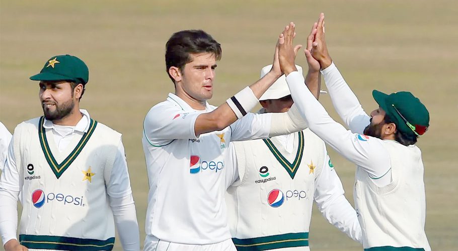 Pakistan beat Zimbabwe by an innings and 147 runs