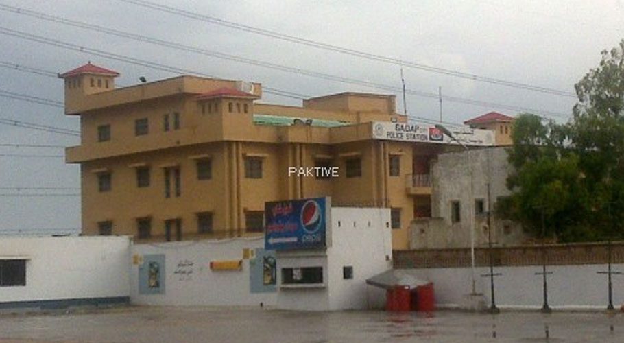 ملیر کا علاقہ گڈاپ ٹاؤن جرائم پیشہ افراد کی جنت بن گیا، پولیس بھتہ خوری میں مصروف