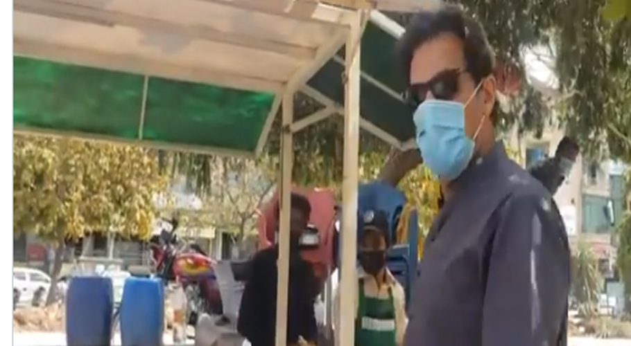 وزیراعظم عمران خان کا بغیر پروٹوکول اسلام آباد کے مختلف علاقوں کا دورہ