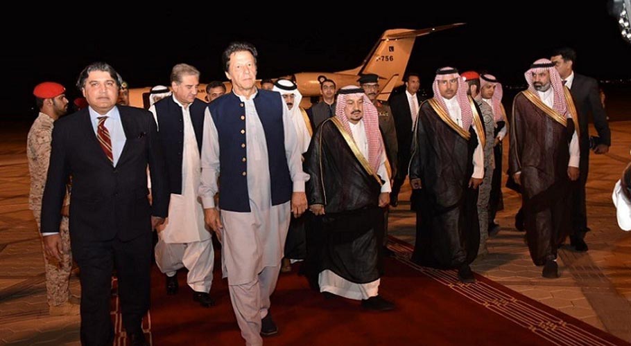 وزیراعظم وفد کے ہمراہ 3 روزہ سرکاری دورے پر سعودی عرب پہنچ گئے