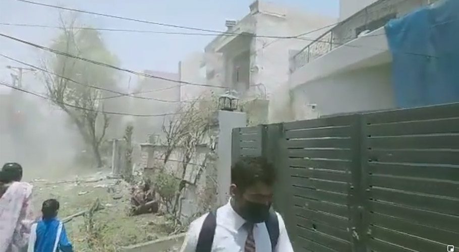 لاہور ، جوہر ٹاؤن میں دھماکہ، عمارتوں کے شیشے ٹوٹ گئے، 2افراد جاں بحق، 17 زخمی