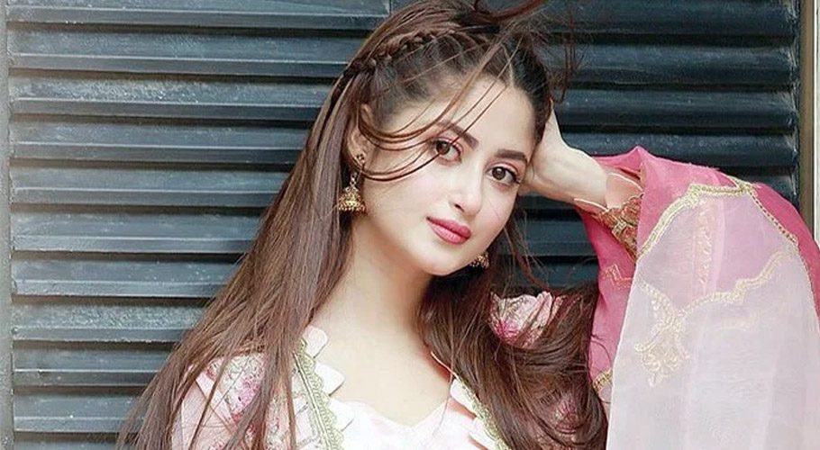 اداکارہ سجل علی نے منگنی کرلی