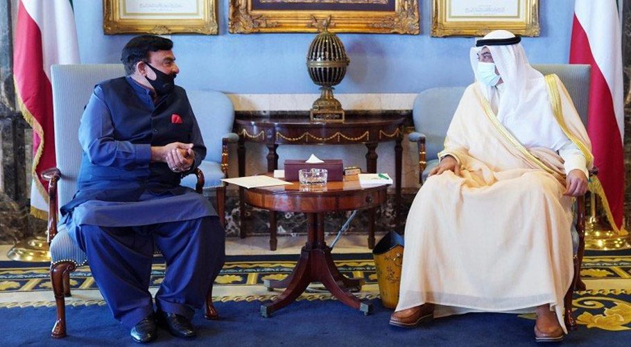 شیخ رشید کا دورہ اور 10 سال بعد ویزوں کا اجراء، کویت میں پاکستانیوں کا مستقبل کیسا ہوگا؟