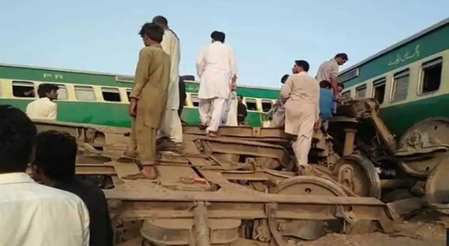 Khyber Mail bogey derails near Hyderabad