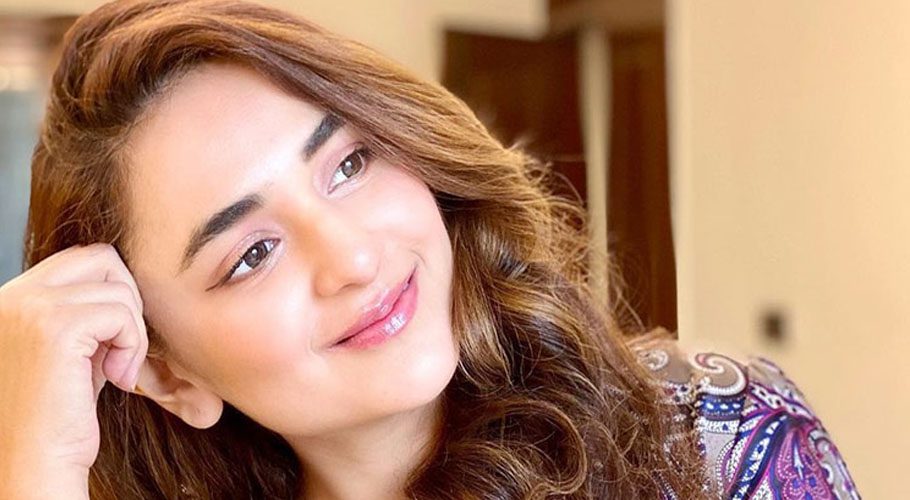 ہر اداکار کے ساتھ محفوظ فاصلہ رکھتی ہوں‘ یمنیٰ زیدی