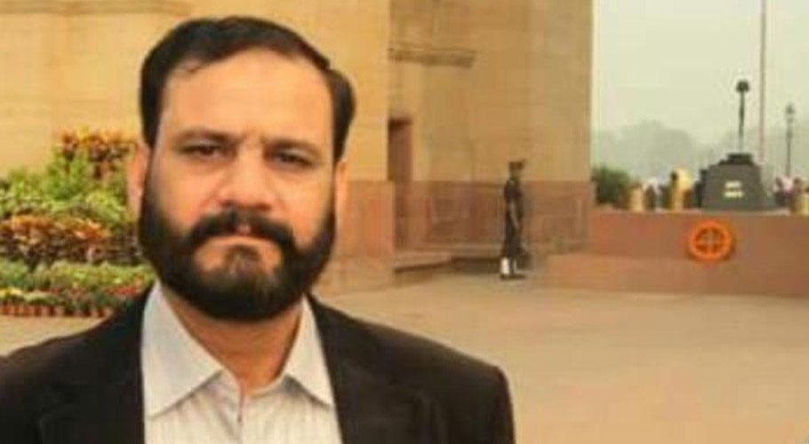 نارتھ کراچی میں اے ایس آئی کا ایکسپریس نیوز کے صحافی احتشام مفتی پرتشدد، حلیم عادل شیخ کی مذمت
