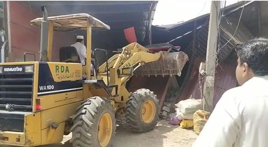 آر ڈی اے کا غیرقانونی تعمیرشدہ شیڈز کے خلاف کارروائی، متعدد مسمار کردیے