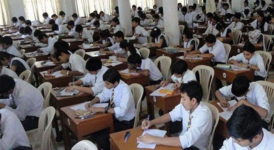 سندھ میں نویں اور دسویں کا امتحان، پرچے آؤٹ، طلبہ کا مستقبل کیسا ہوگا؟