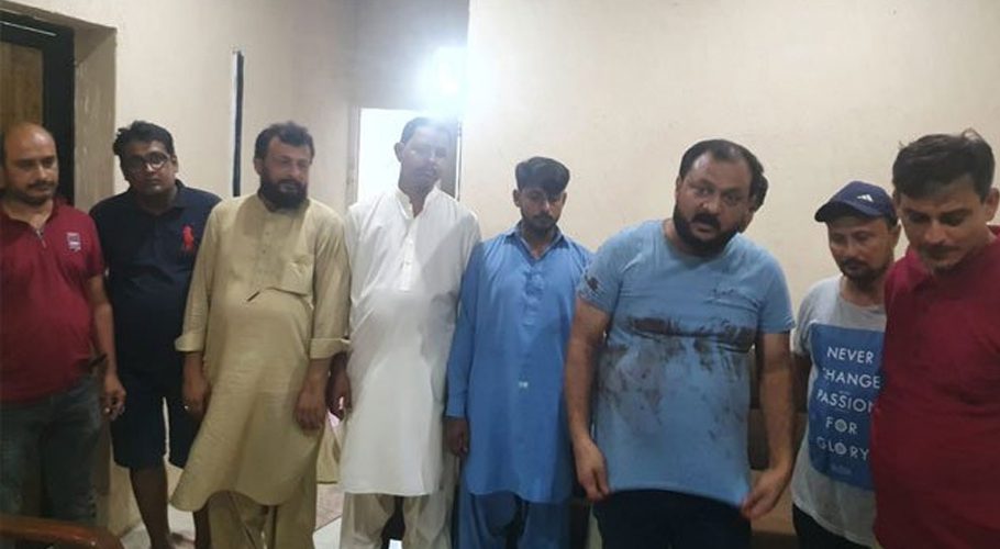 Eight arrested for shooting runaway bull in Karachi