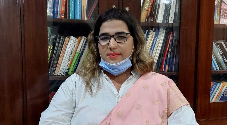 انٹرنیشنل ایوارڈز یافتہ ٹرانس جینڈر نایاب علی اپنی کمیونٹی کیلئے مثال بن گئیں