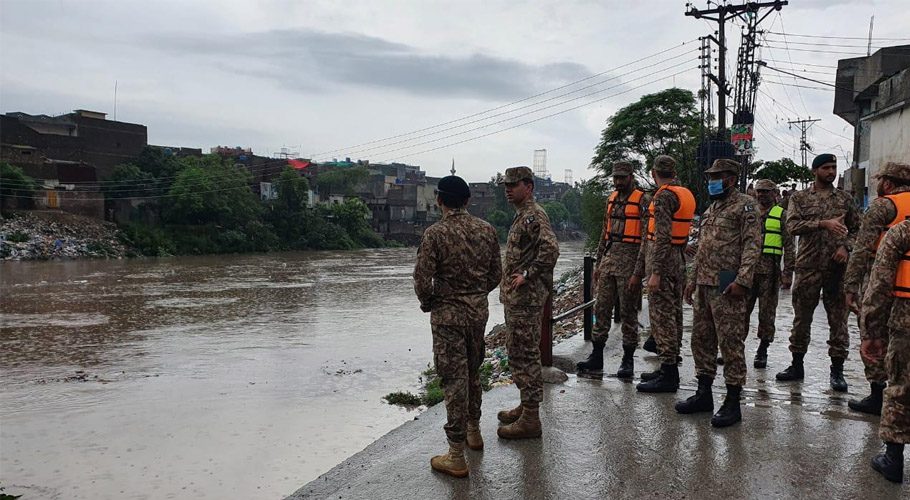 راولپنڈی اسلام آباد میں بارش سے سیلابی صورتحال، پاک فوج شہریوں کی امداد میں مصروف