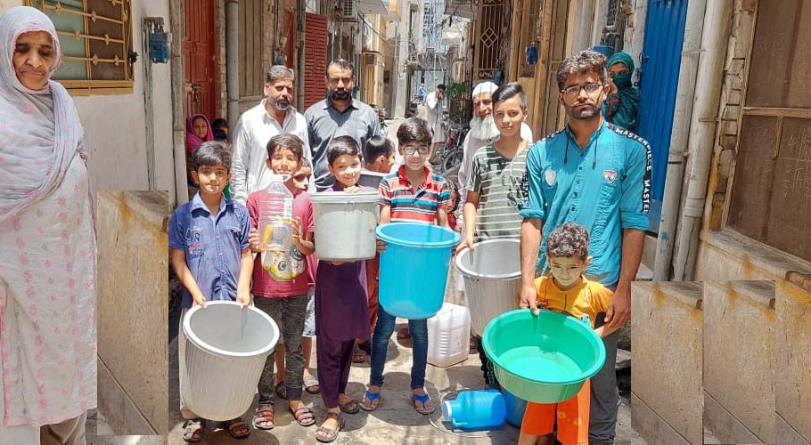 راولپنڈی: عید گاہ چوک کے رہائشی پانی کی بوند بوند کو ترس گئے، ایم ڈی واسا سے پانی کی فراہمی کے لیے منتیں