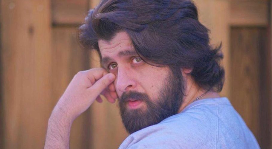 اداکارہ معراج الحق نے خاتون کو شوہر کے ہاتھوں سرعام مار پیٹ سے بچایا