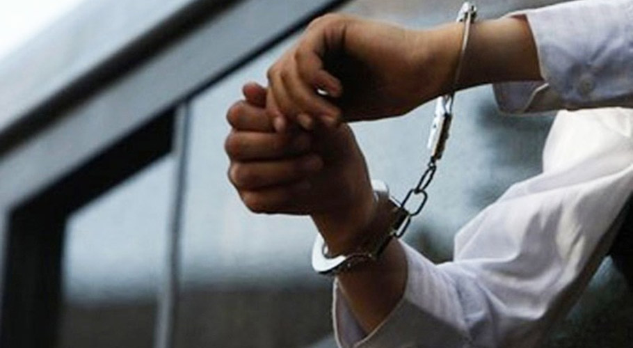 کراچی، کار چھیننے کی وارداتوں میں ملوث خاندان خاتون، شوہر اور بیٹے سمیت گرفتار