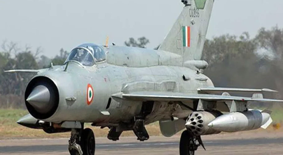 بھارتی فضائیہ کا جنگی طیارہ دوران ٹریننگ گر کر تباہ